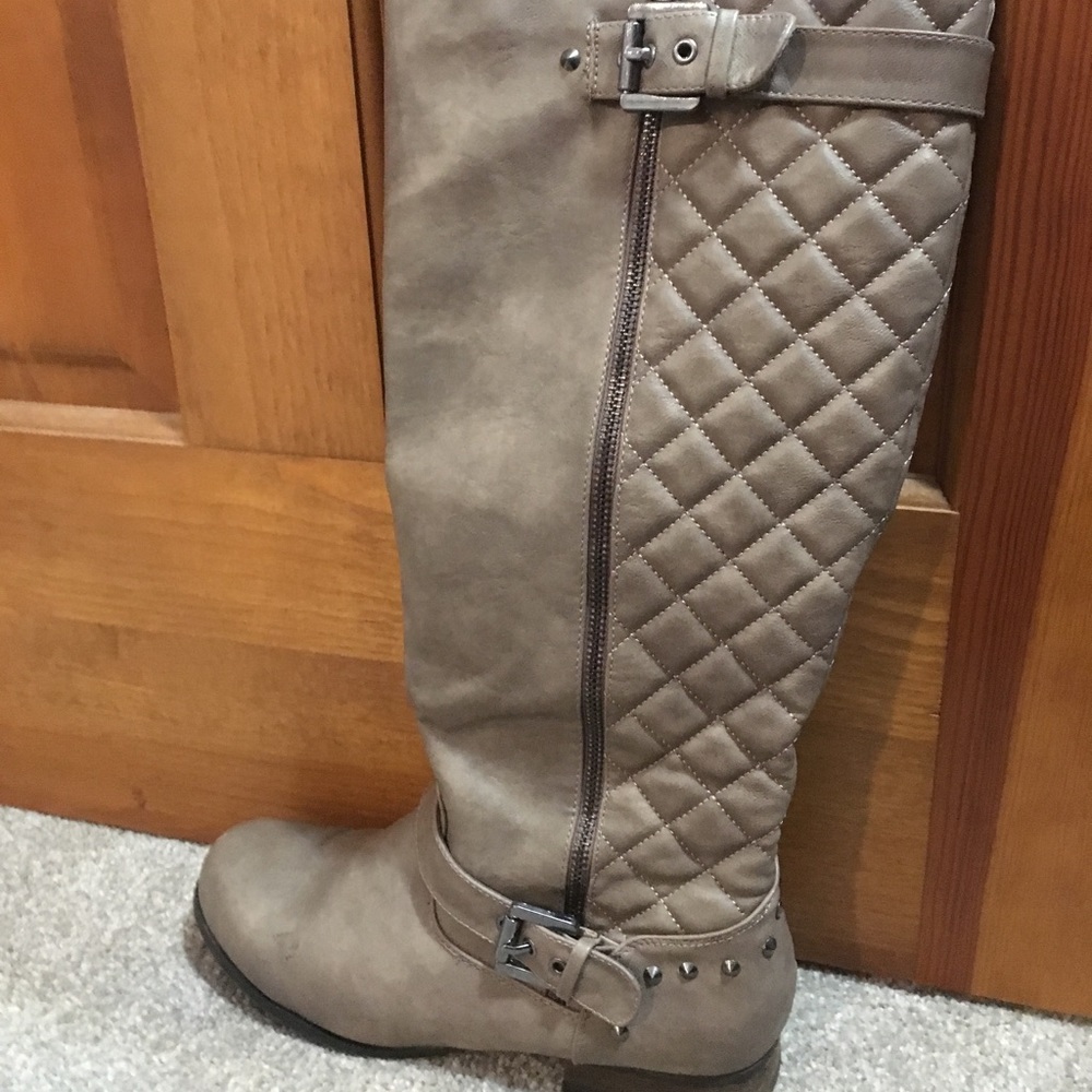 SOLD Buckle Women’s Boots